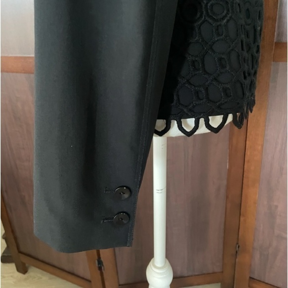 Evelin Brandt Berlin Black two button blazer with lace‎ detail. Size 38 (US 4) - Picture 7 of 7